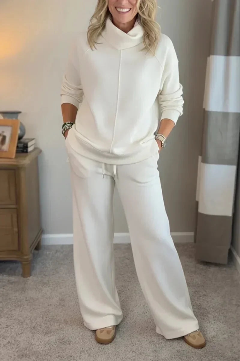 Grace™ - Comfortable set with a turtleneck