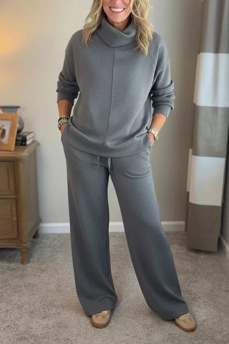 Grace™ - Comfortable set with a turtleneck