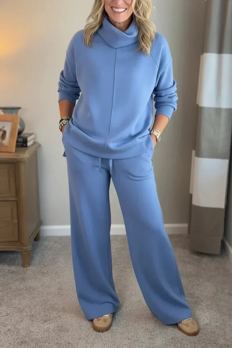 Grace™ - Comfortable set with a turtleneck