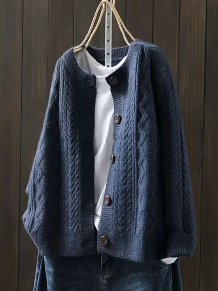 Grace™ - Elegant cable cardigan