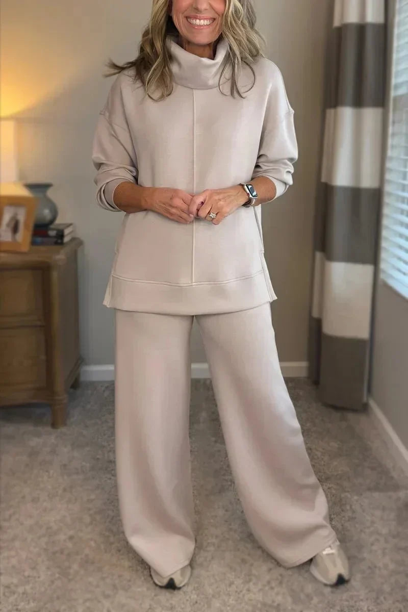 Grace™ - Comfortable set with a turtleneck